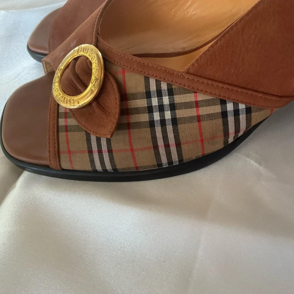 Burberry Sandals - Picture 10 of 12